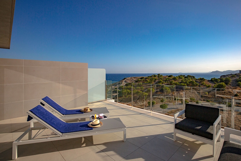 Penthouse, 2 Bedrooms, Terrace, Sea View - Photo 15