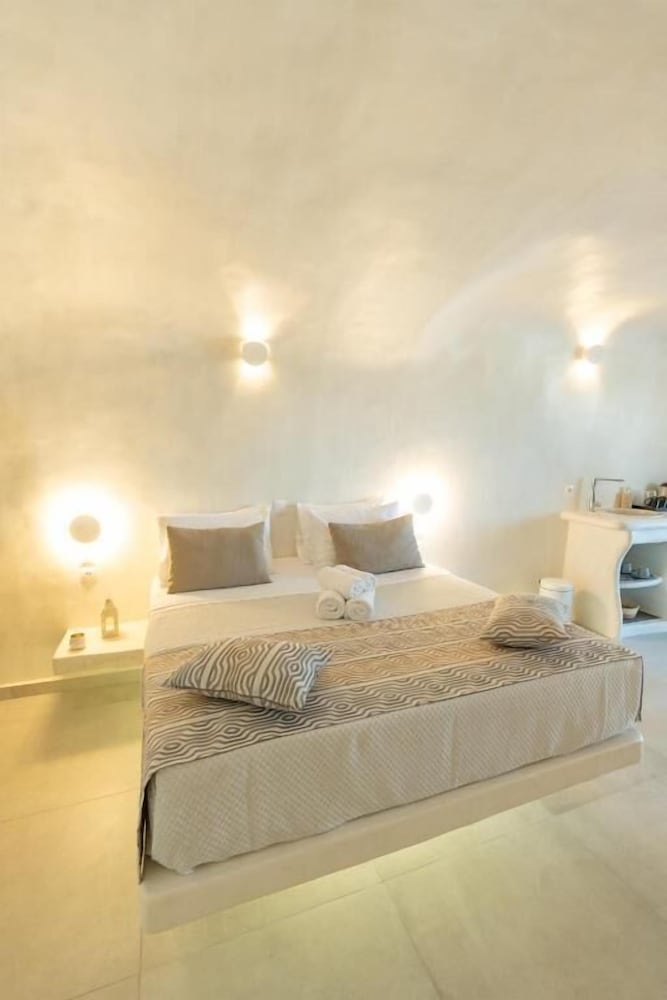 Honeymoon Suite, Sea View, Poolside