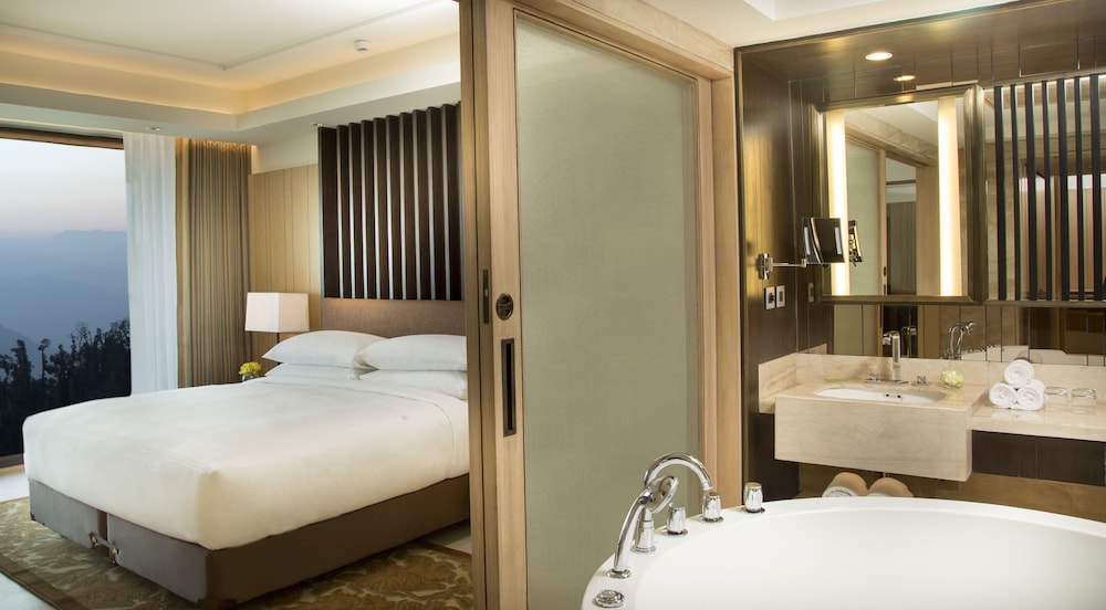 Executive Suite, 1 Bedroom (Balcony)