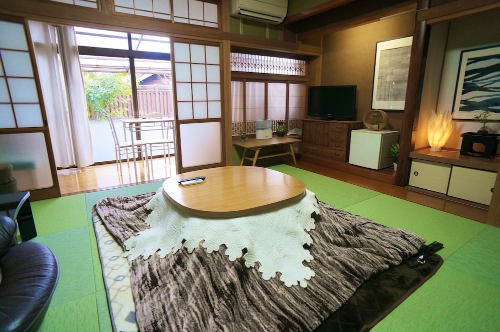 Room With Garden View And Shared Toilet photo 3