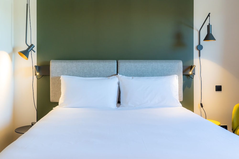 Standard Room, 1 Double Bed - Photo 10