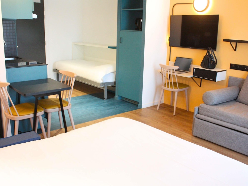 Studio, Multiple Beds - Photo 5