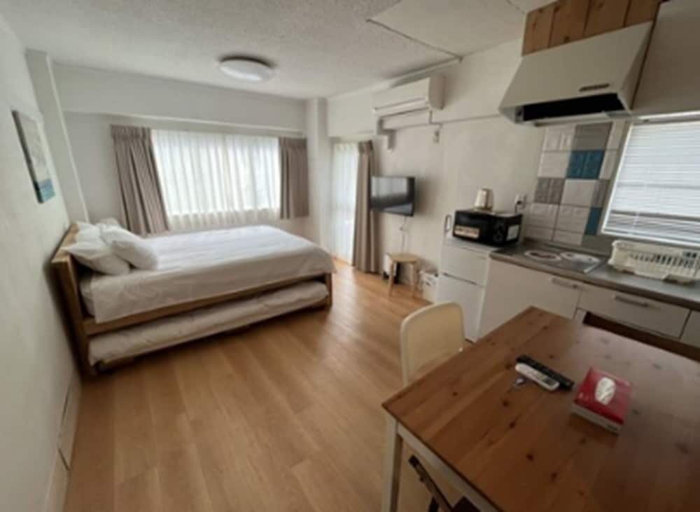 Basic Quadruple Room, Non Smoking - Photo 1