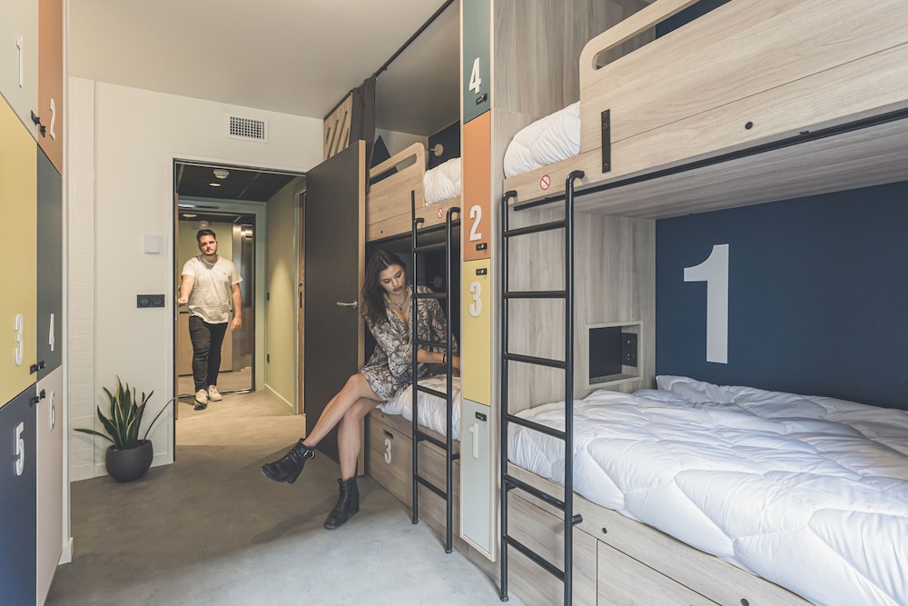 Bed in a 6-bed Dorm, Women Only photo 2