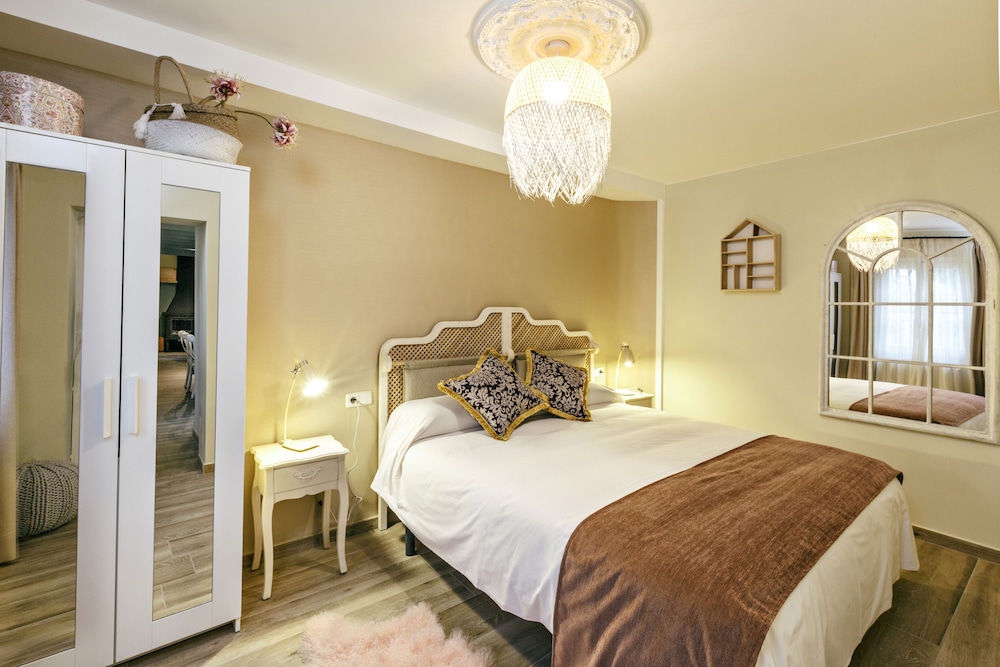 Villa, 4 Bedrooms, Terrace, Garden View photo 3