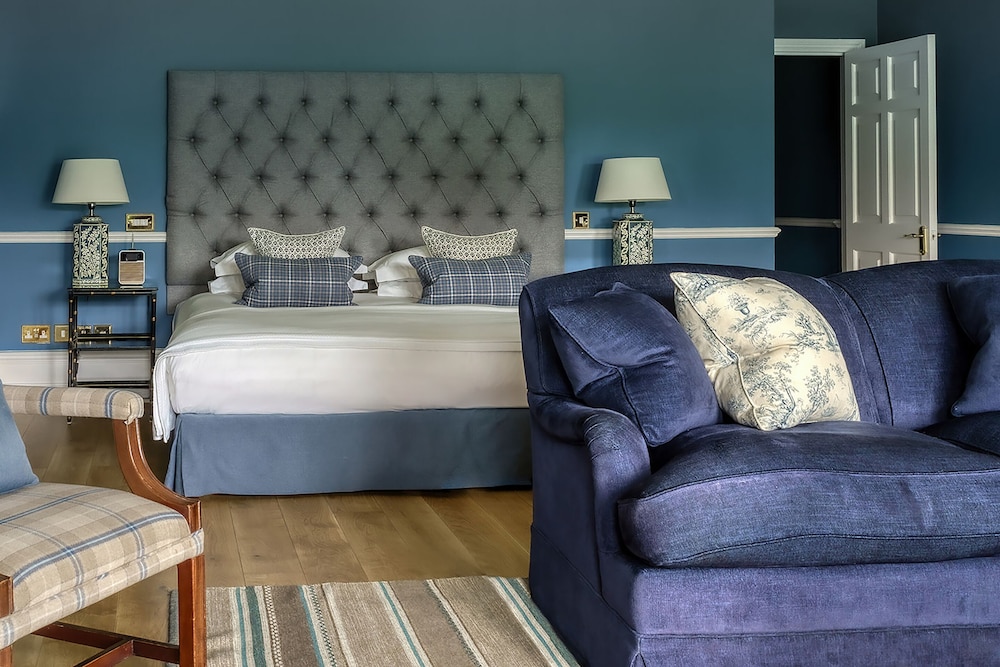 Room (Croquet Lawn)