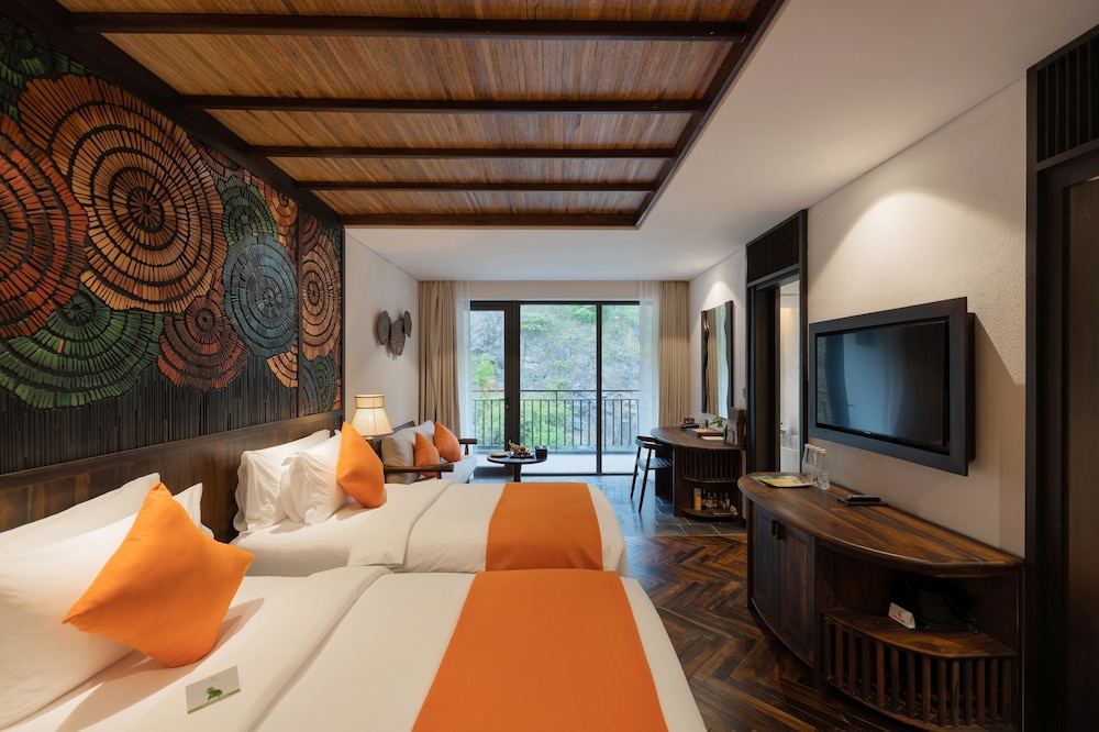 Deluxe Mountain View with Children Themed Room photo 3