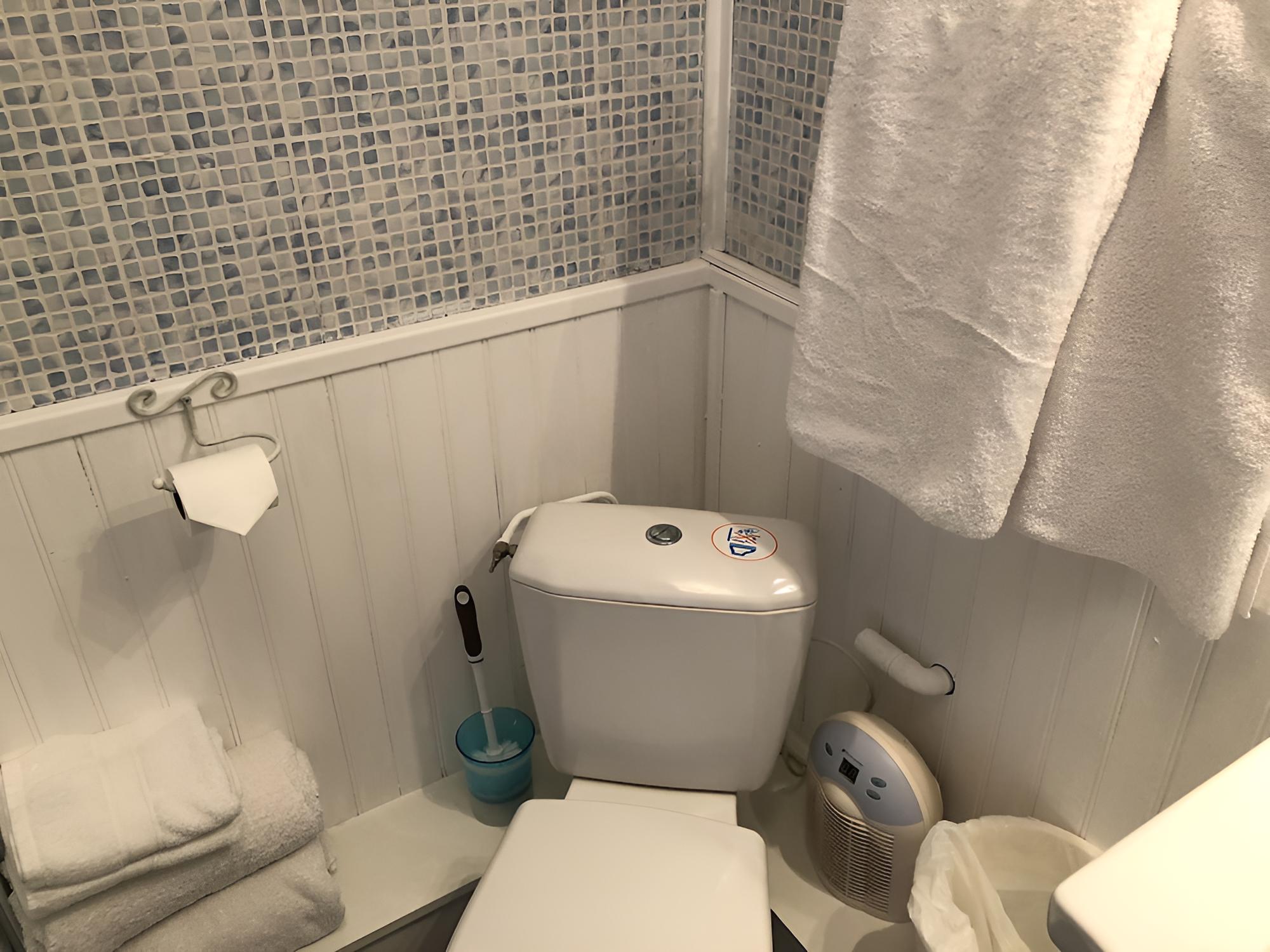 Suite, Ensuite, Pool View (RDC) photo 1