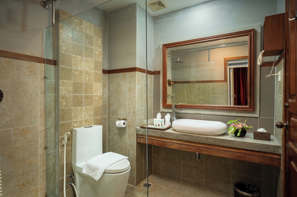 Deluxe Double or Twin Room - Photo 9