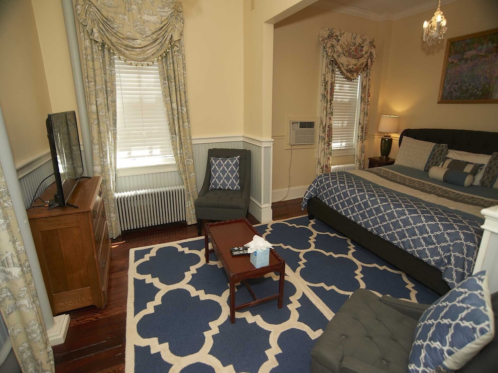 Standard Double Room, Ensuite (The Manor 117 Jetted Tub)
