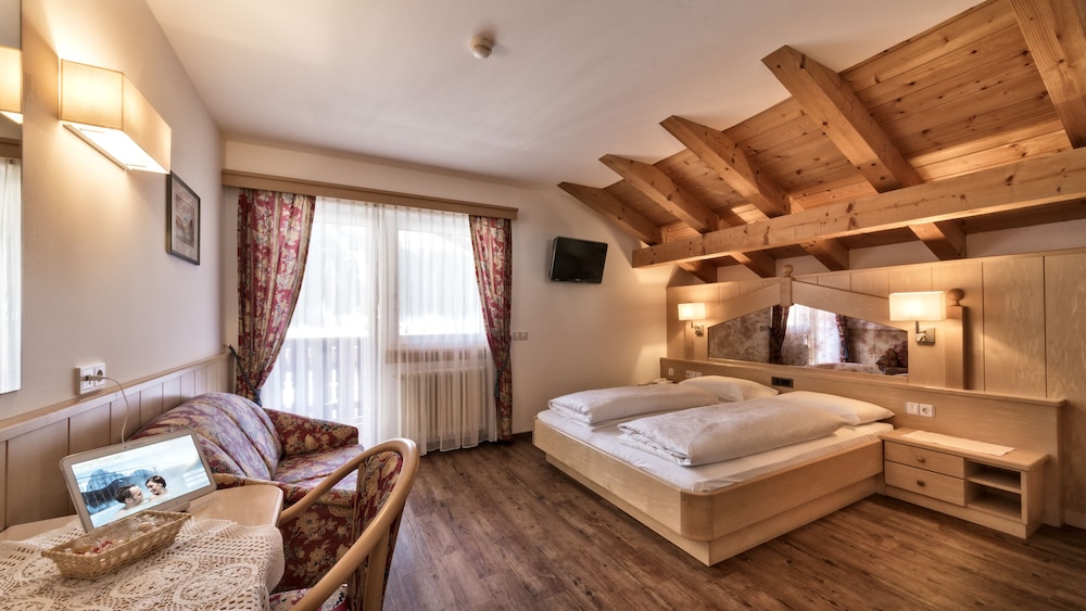 Standard Double Room photo 2