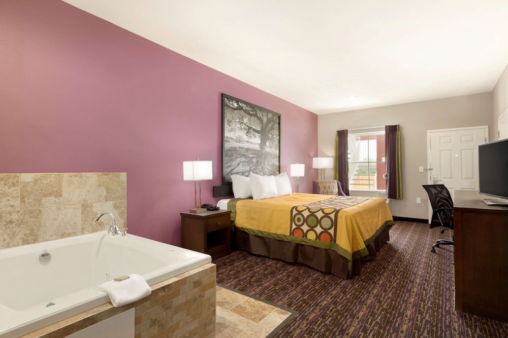 Suite, 1 King Bed photo 1