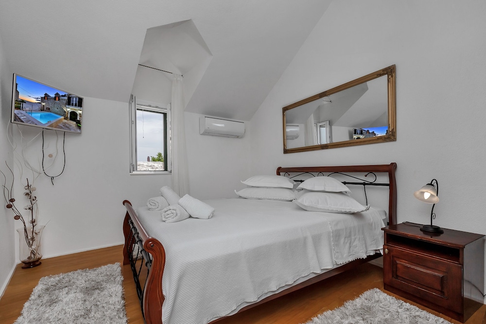 Villa, 3 Bedrooms, Smoking, Private Pool