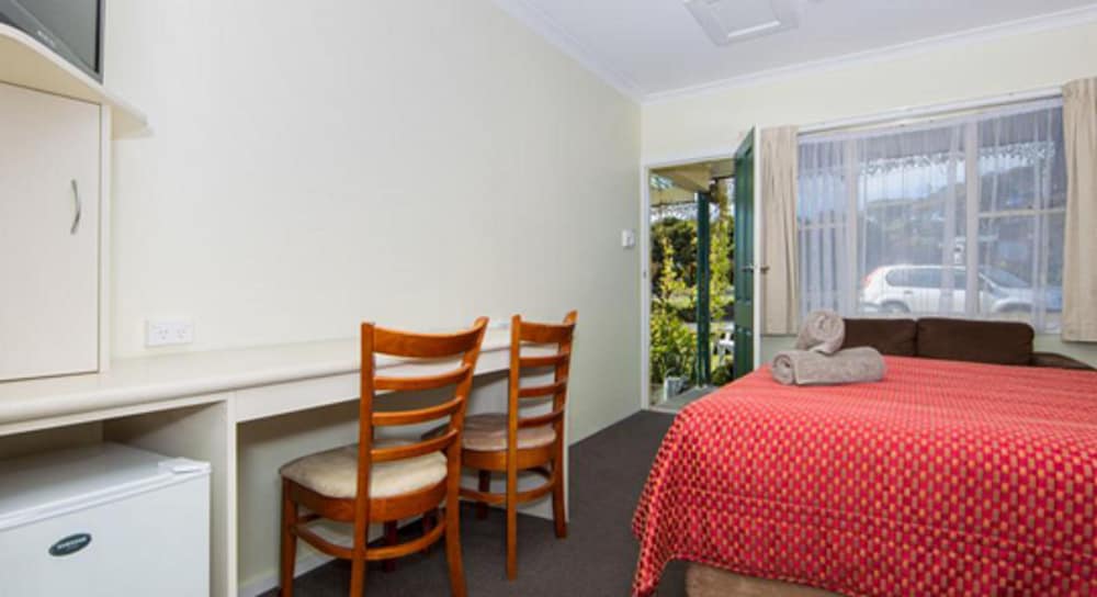Apartment 10 photo 3