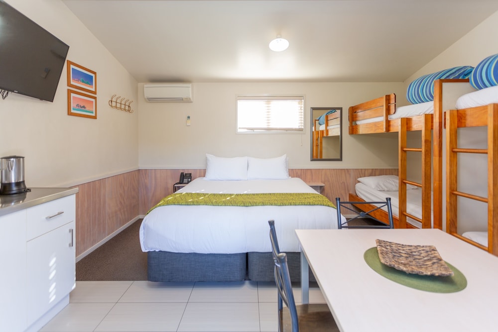 Deluxe Cabin, Non Smoking, Shared Bathroom photo 2