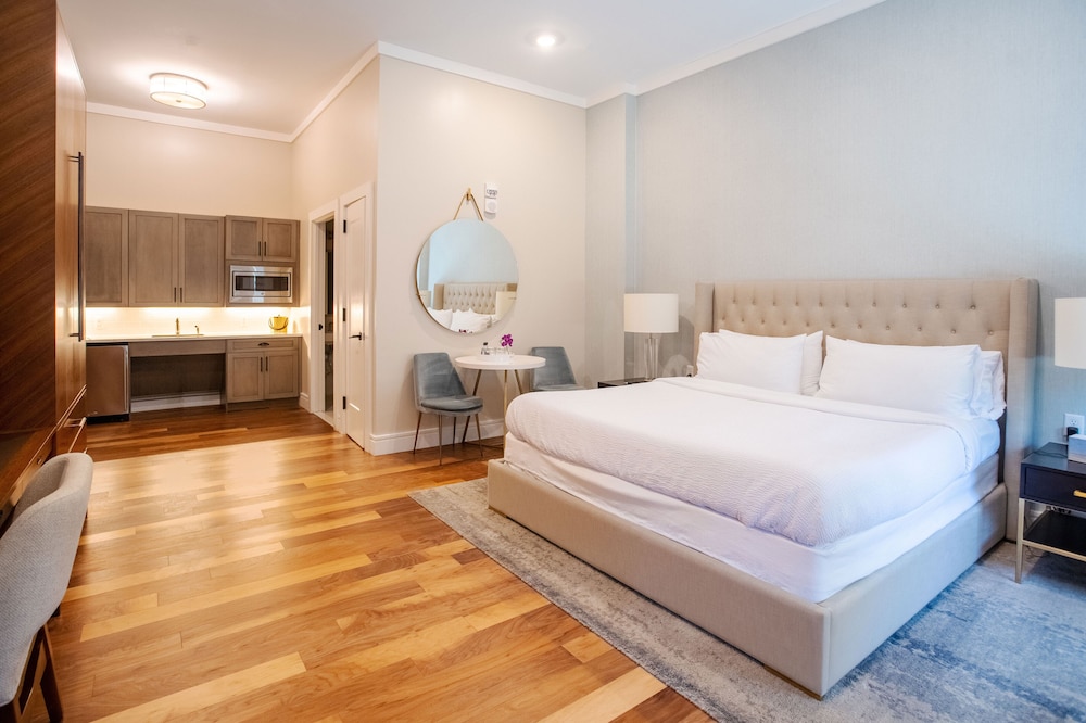 Luxury Room, 1 King Bed, Accessible photo 1