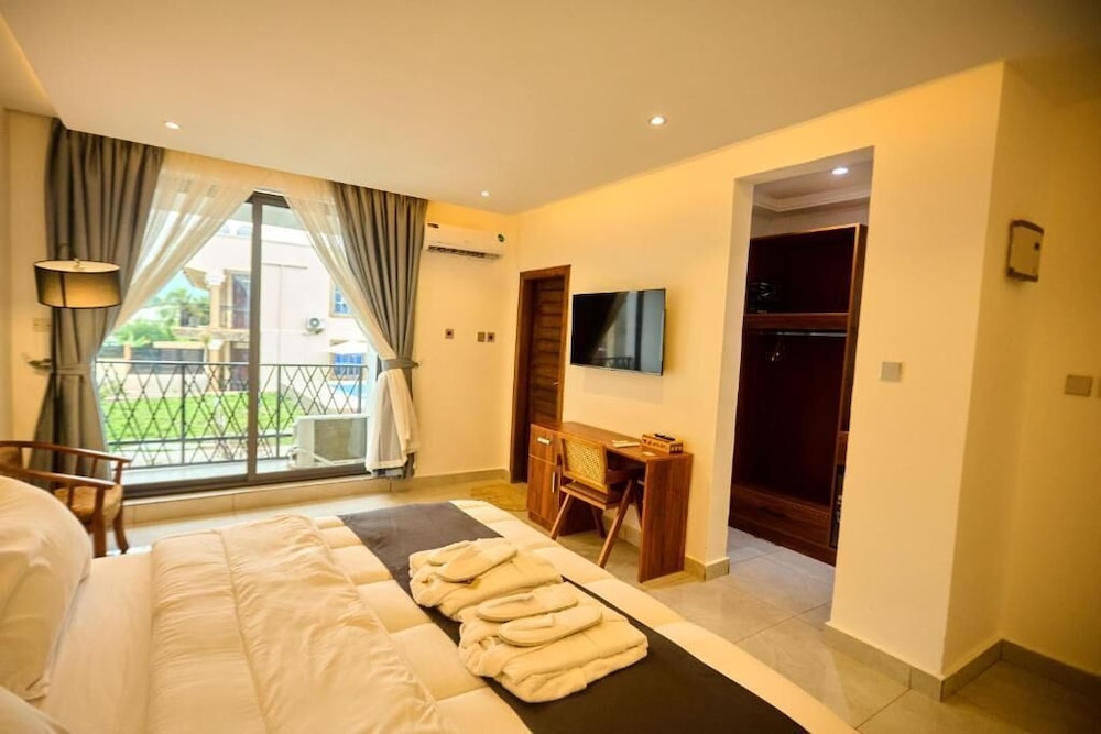 Executive Room, Pool View photo 2