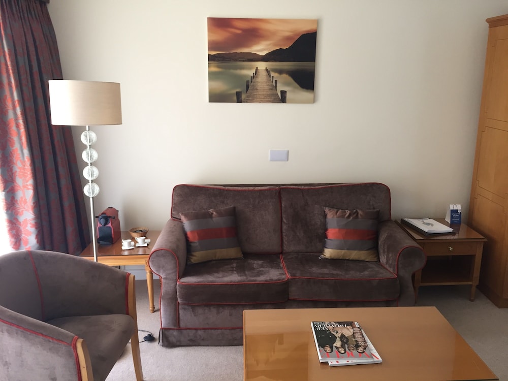 Suite, 1 King Bed, Non Smoking photo 2