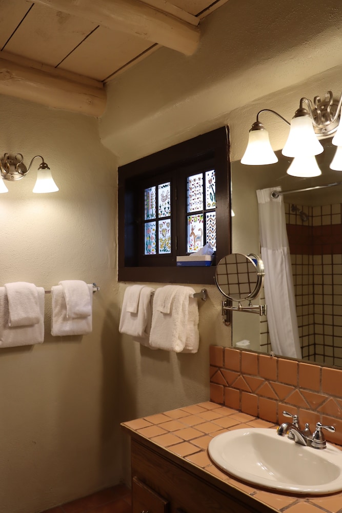 Superior Room, 2 Queen Beds (Historic Sagebrush Room Two Beds) - Photo 8