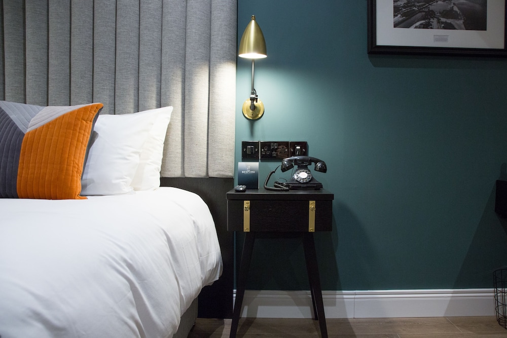 Suite, 1 King Bed, Accessible photo 2