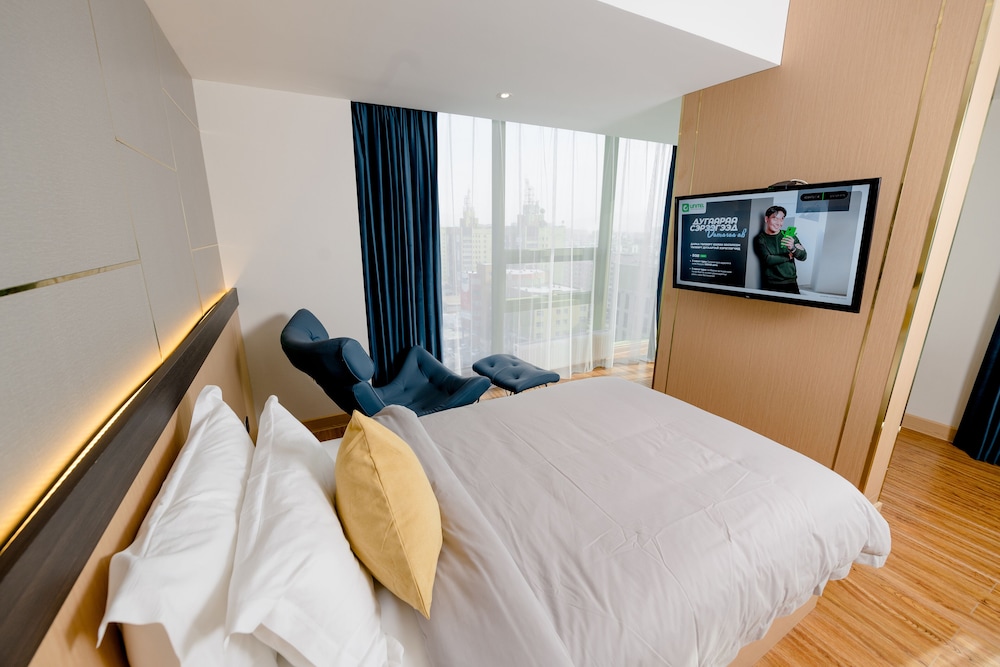 Deluxe Room, 1 King Bed photo 2