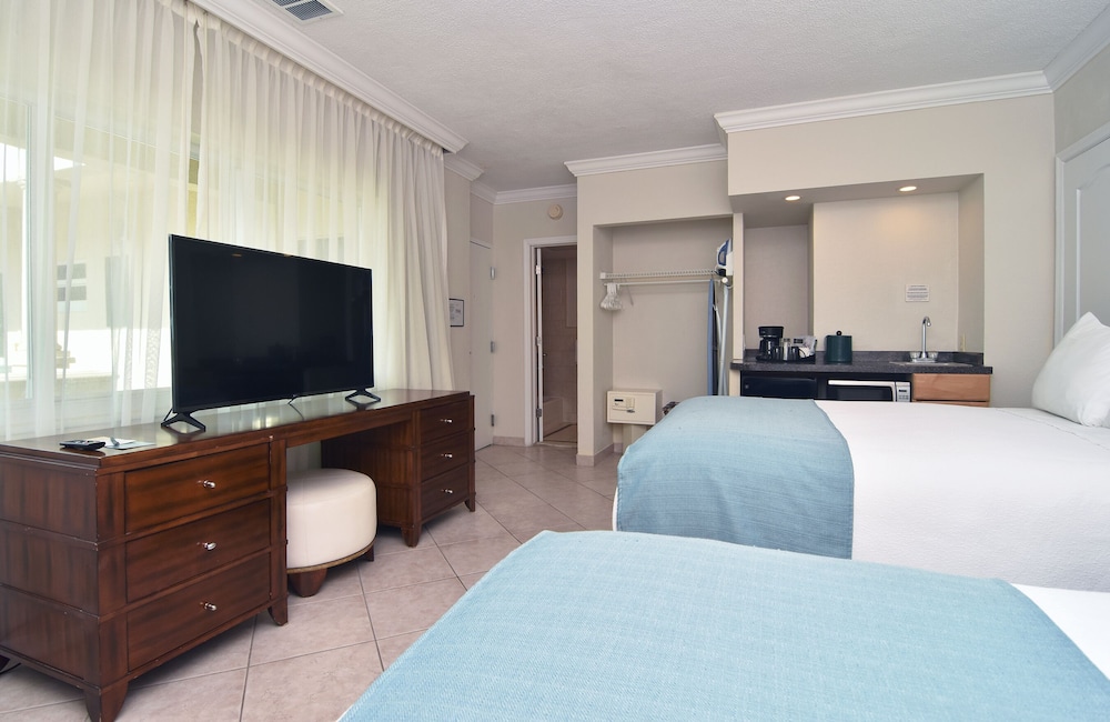 Economy Room, 2 Double Beds photo 2