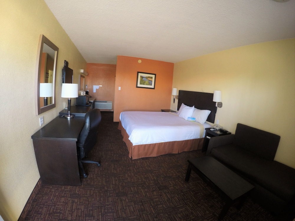 Room, 1 King Bed, Non Smoking photo 2