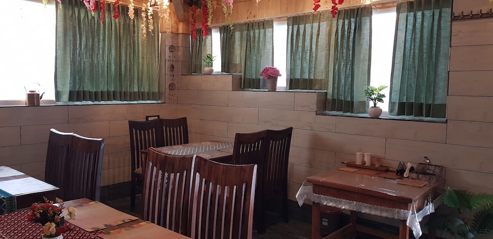 Maple Club Room - Photo 8