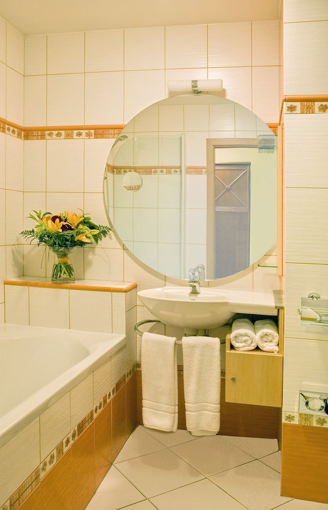 Standard Double Room - Photo 2