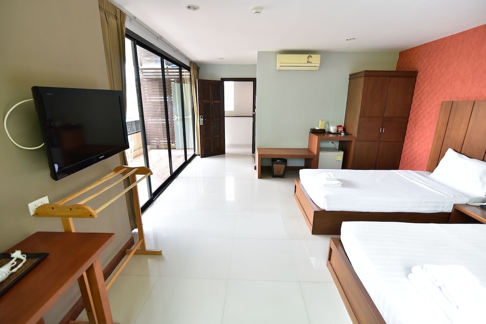 Triple Deluxe Room photo 1