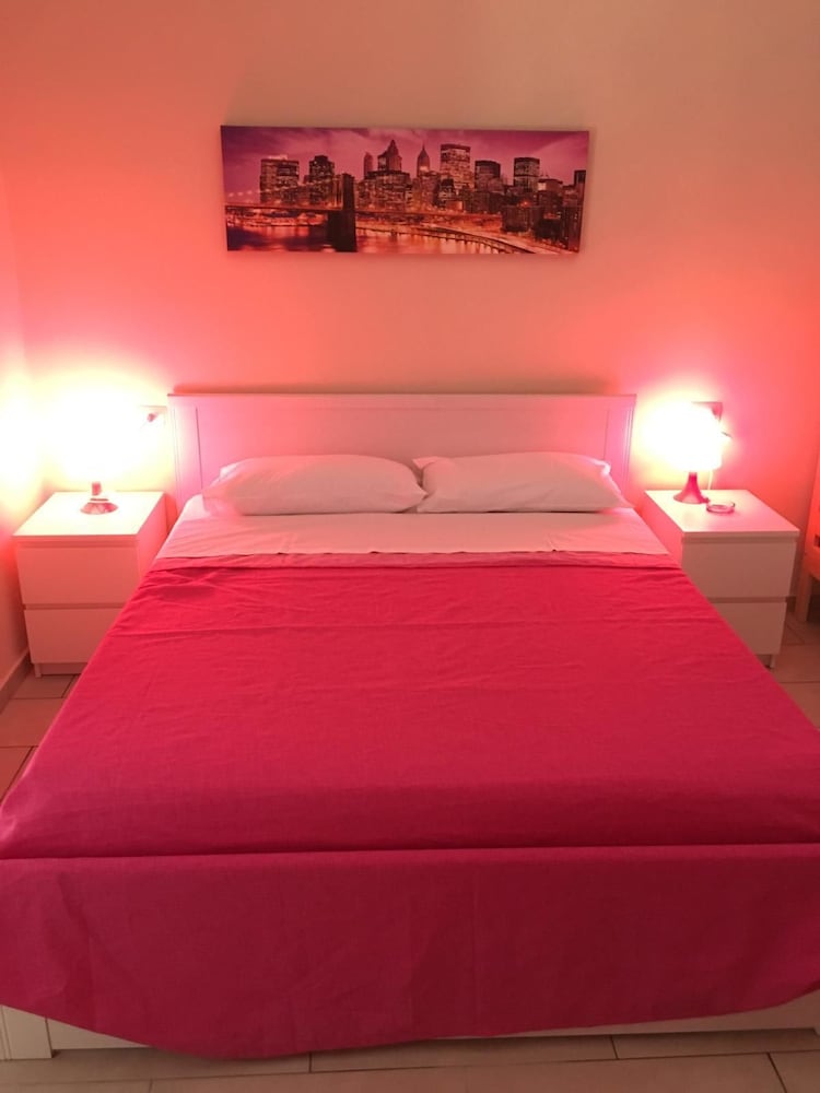 Economy Quadruple Room, Balcony (Pink)