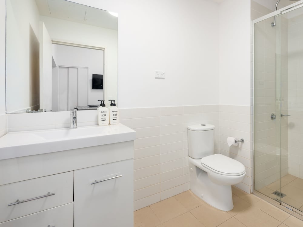 Suite, Multiple Beds, Non Smoking - Photo 3