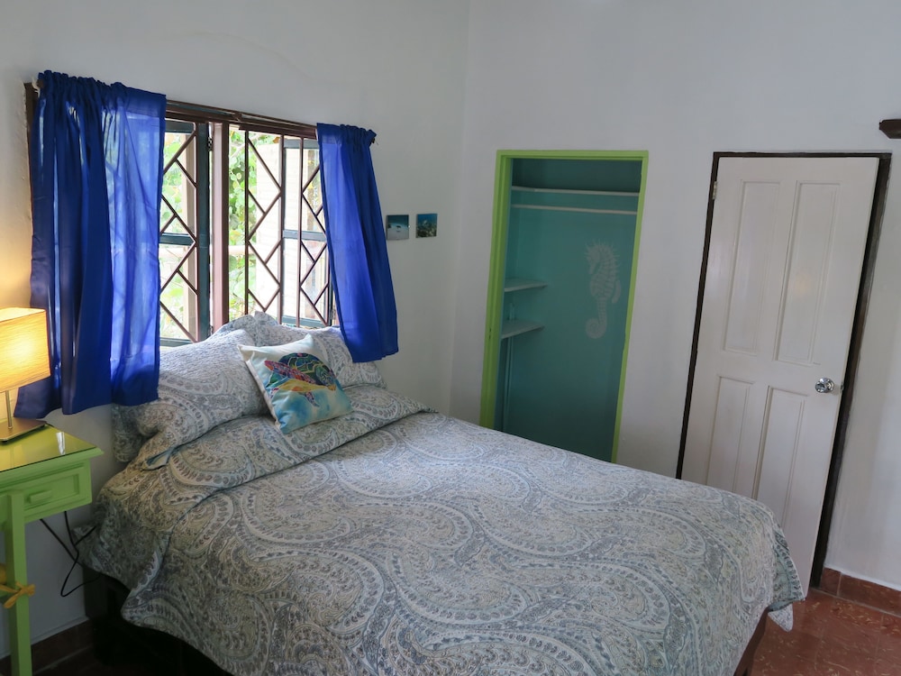 Double Room, Partial Sea View (Sea Turtle #8) (Snorkel & Paddle Board Equipment Included) photo 2