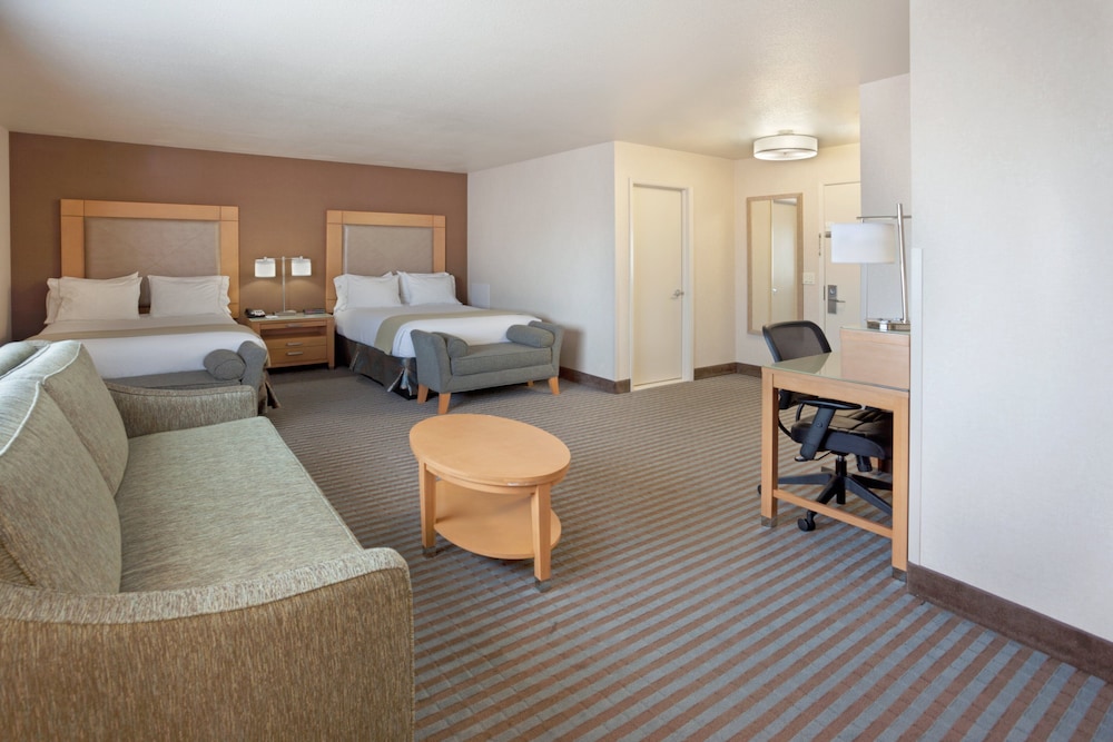 Standard Room, Multiple Beds photo 2