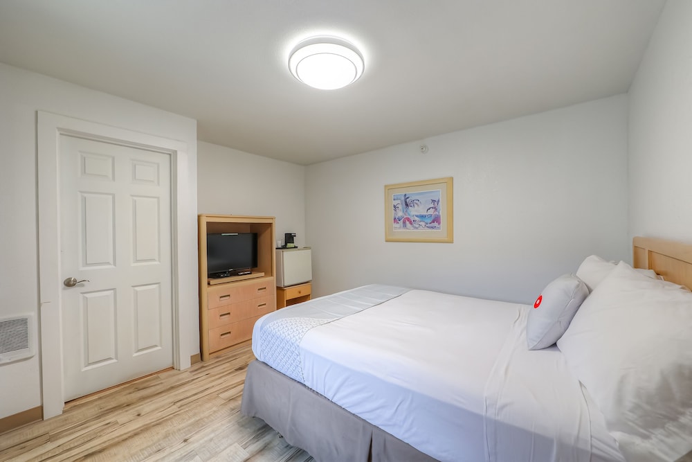 Room, 1 Queen Bed - Photo 6