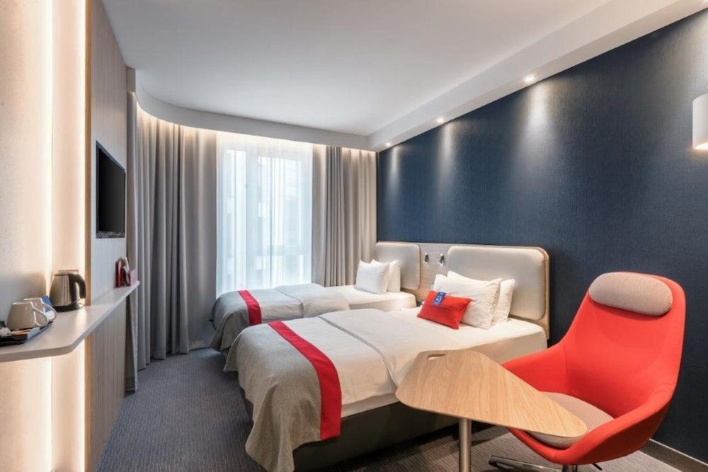 Standard Room, 2 Twin Beds (Walk-In Shower) - Photo 4