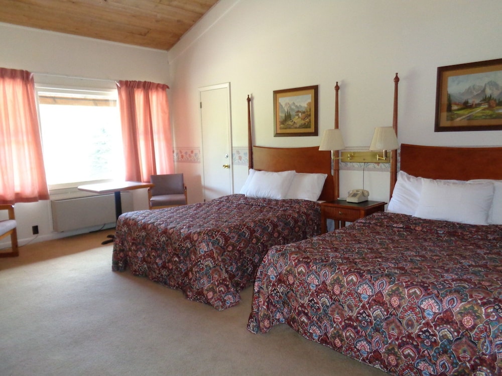 Classic Room, 2 Double Beds photo 2