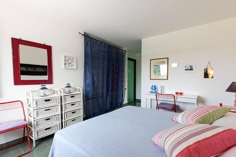 Superior Double or Twin Room, Garden View (Lanterne) photo 2