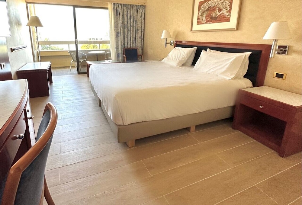Standard Room, Sea View (Tower) - Photo 1