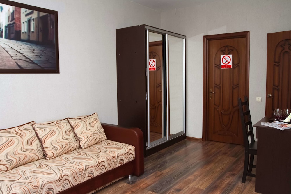 Superior Room, 1 Queen Bed, Non Smoking photo 2