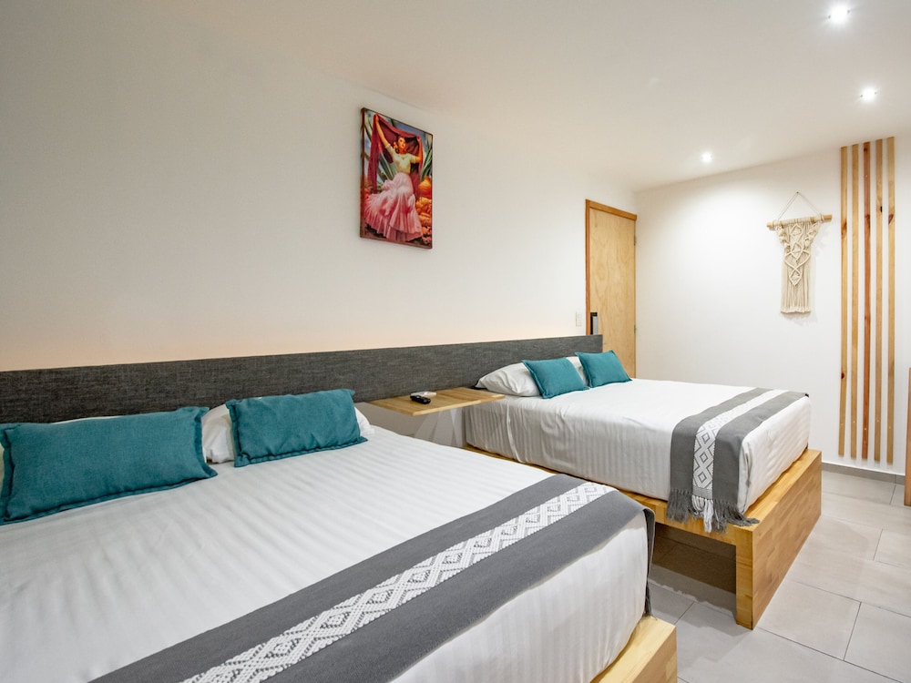 Standard Room, 2 Double Beds - Photo 10