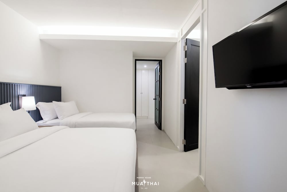 One Bedroom Suite Pool Access - Photo 3