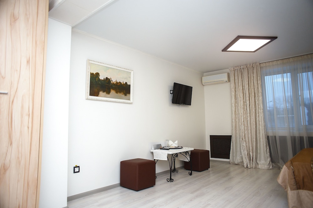 Standard Double Room Single Use, 1 Queen Bed photo 2