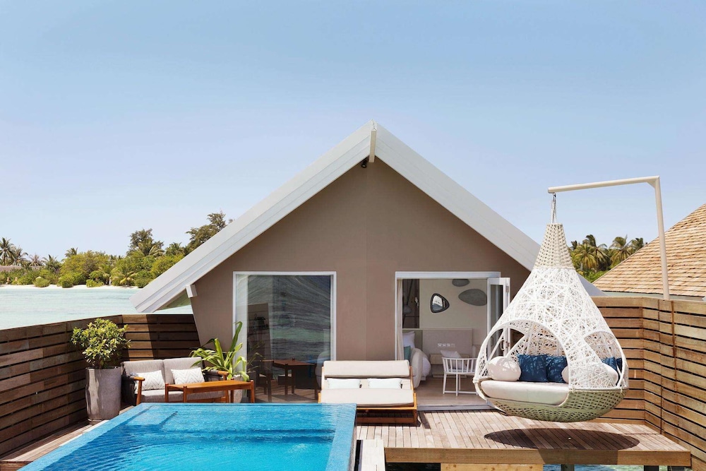 Romantic Pool Water Villa