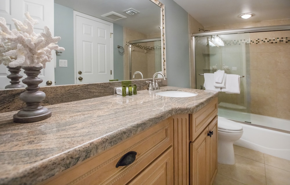Suite, 1 Queen Bed with Sofa bed, Ocean View (Standard One Bedroom Ocean View Suite) - Photo 7