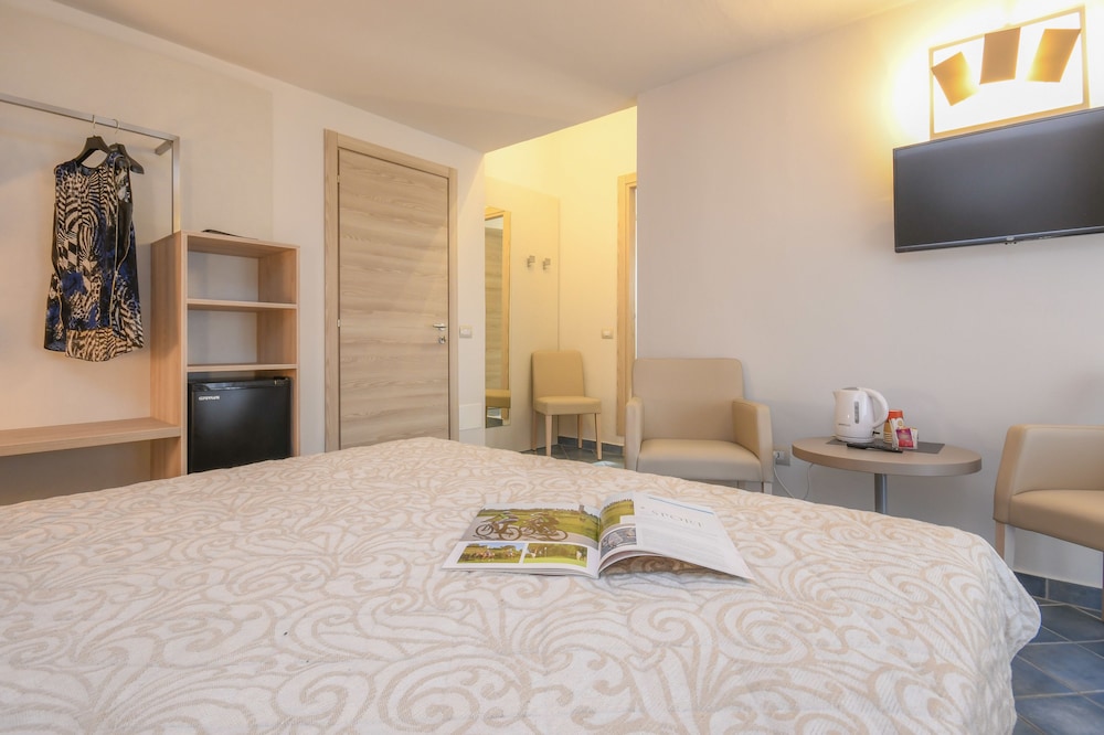 Room, Multiple Beds photo 2