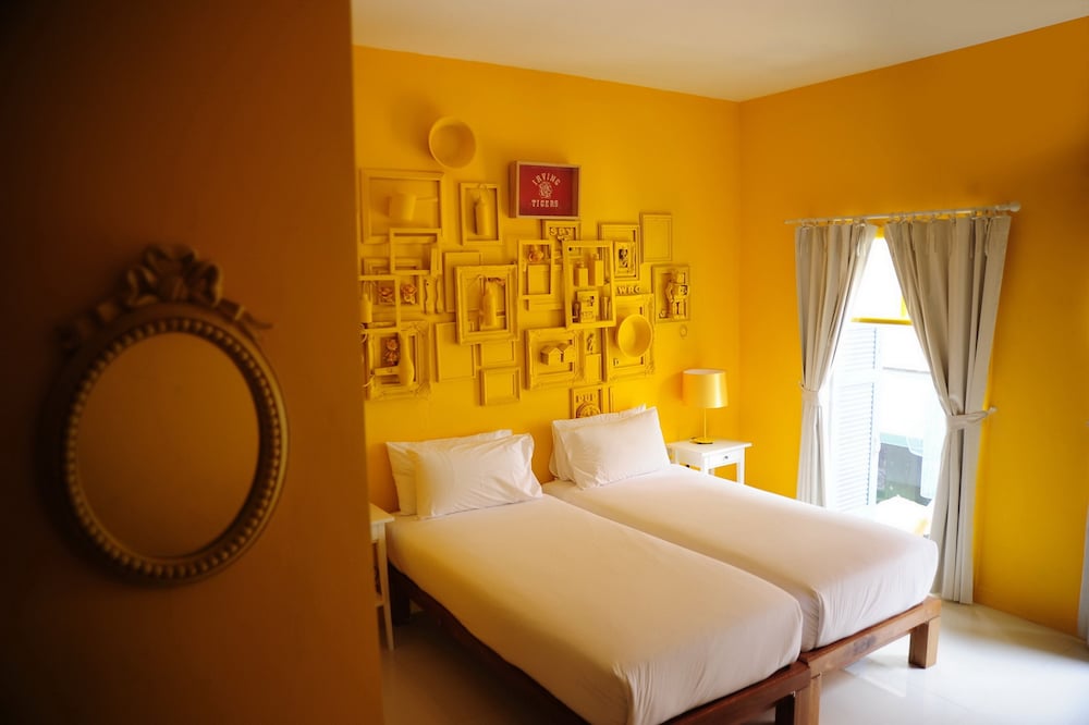 Superior Room with Window - Photo 7