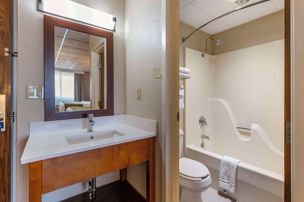 Double Room, 2 Queen Beds - Photo 4
