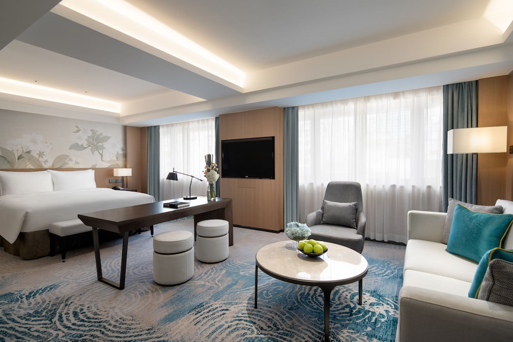 Deluxe Premier King Room