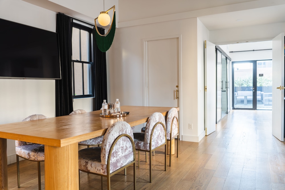 2 Bedroom Loft Suite, Penthouse, 1 King, 1 Queen, Terrace - Photo 3